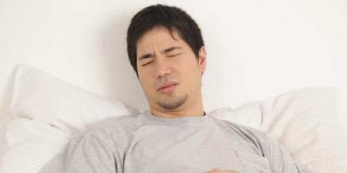 风油精滴|男性睡觉肚脐上滴点风油精，只需1晚，几大好处随之而来