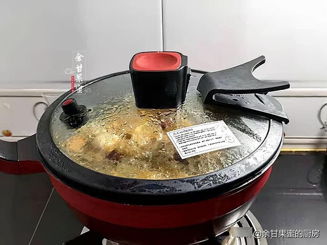 芋头|入秋后多吃这碱性食物，煎一煎加鸡腿同烧，鲜香软糯吃不腻