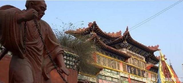 此人一言便让孙悟空失去了自由,曾在城墙上洗个脚便吓退60万大军