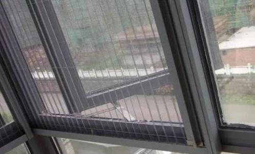 干净|纱窗清洁很麻烦,其实需要对症下药,轻松把灰尘弄干净,真干净