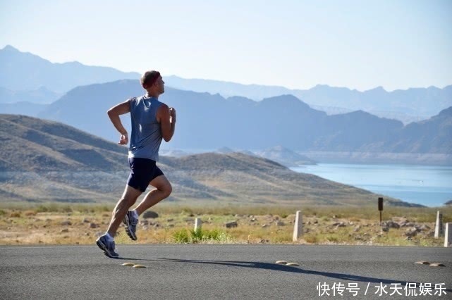 中老年人|血液粘稠的人,脸部有3个征兆,若没有,说明血管不是太堵