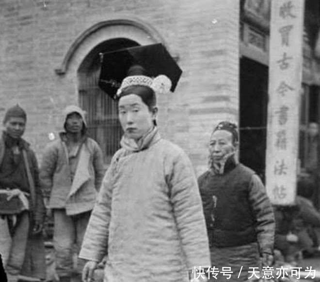 合影|真实的晚清三品大员全家合影,正妻很美,图5是晚清最美的格格!