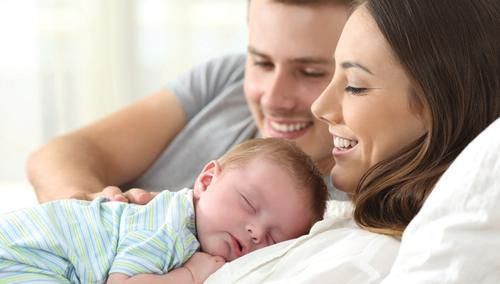 宝宝这些看似“烦人”的动作，其实是大脑发育的信号，别盲目制止