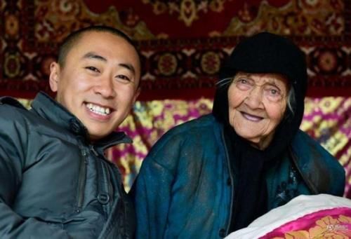 不论男女，50岁之后，身体若还能有4种表现，活到100很简单！