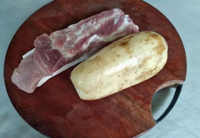 不管炸啥肉丸子，牢记“4不放”，厨师教你一招，外酥里嫩不发硬