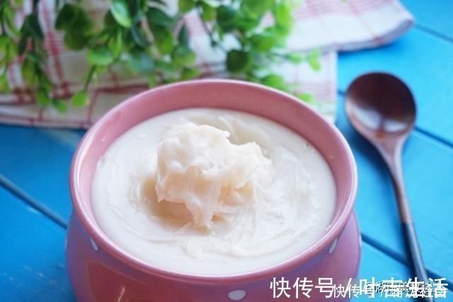 乳白色|熬猪油时，要不要放盐老厨师牢记4个窍门，久放不坏无异味