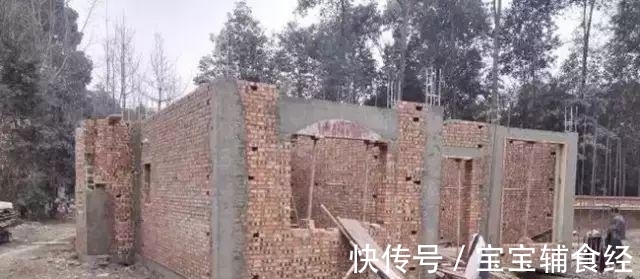 外栏杆|赚钱了,要回家盖一栋这样的别墅,带开放式车库,让邻里都来羡慕