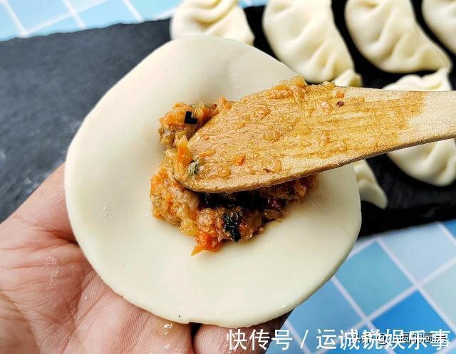 馅料|早餐迷上了这荤素搭配的饺子,面皮劲道,馅料鲜美营养好