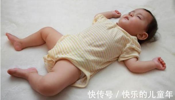 奇奇|孩子睡觉“滚来滚去”,不是因为天生淘气,背后的信号家长要读懂