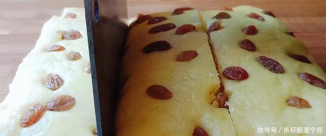 多吃粗粮好处多,用玉米面这样简单一做,无油无糖,吃着更健康