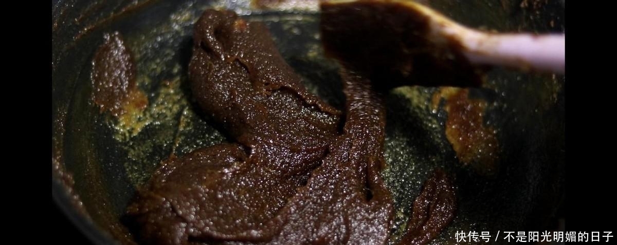 紅糖|夏天，女人別忘給自己準(zhǔn)備這零食，每天早上吃2塊，安穩(wěn)過夏天