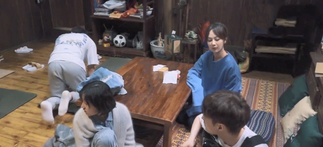 楊紫|享受張子楓洗腳服務(wù)時(shí),楊紫下意識(shí)的話(huà)成亮點(diǎn),素質(zhì)高低很明顯!