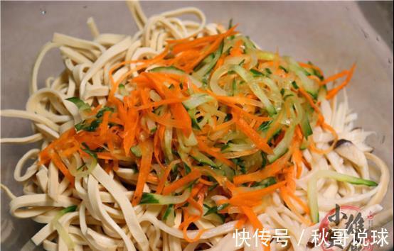 凉拌菜|秋天宁可不吃肉,也要多吃这道菜,钙是牛奶20倍,清爽开胃超下饭