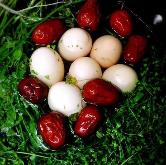 鸡蛋和“它”煮,眼睛明亮视力好,刮油洗肠,嘴巴不臭,皮肤水灵