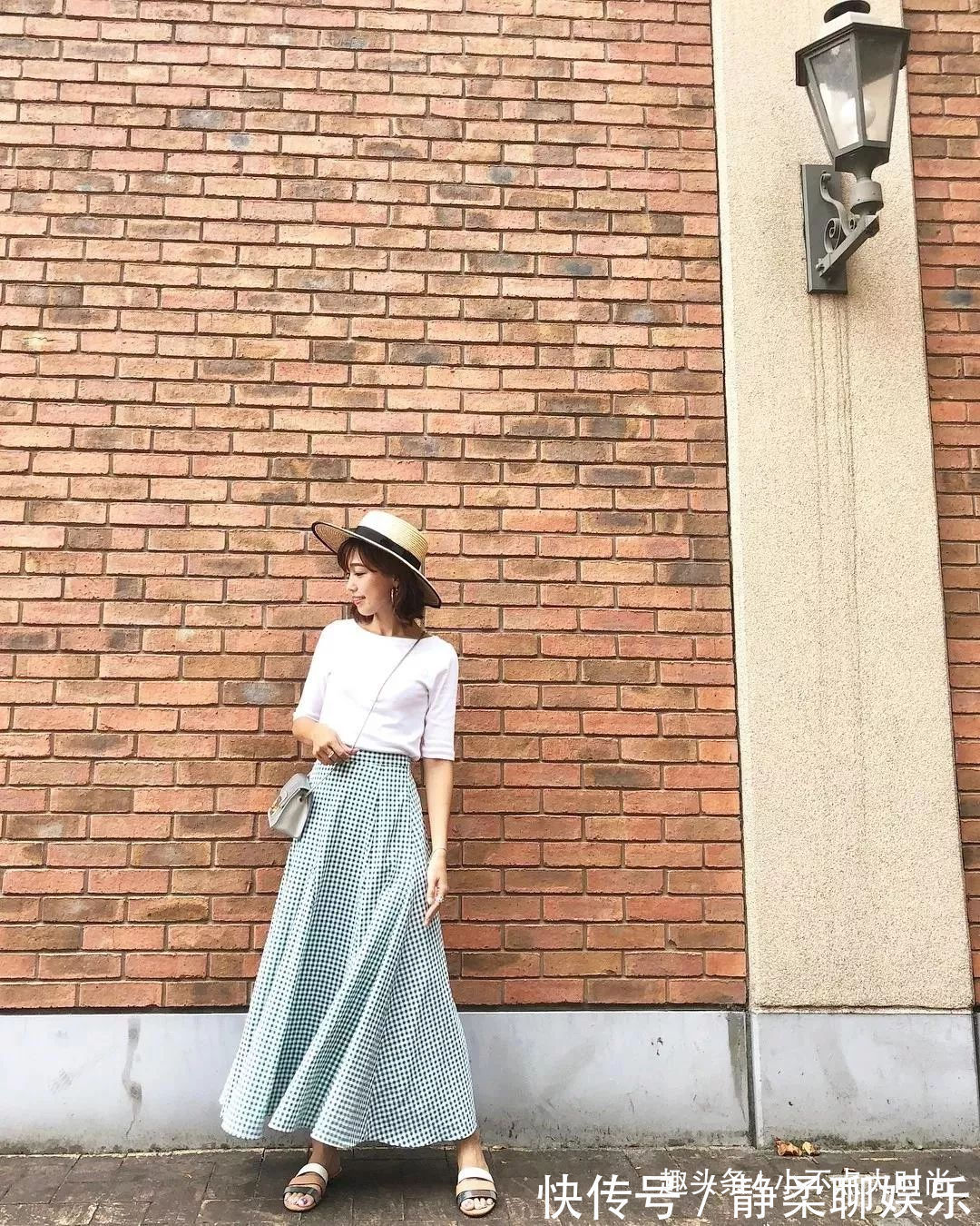 t恤|日本小个子妈妈初秋穿搭真显高!简约又气质,适合所有小个子!