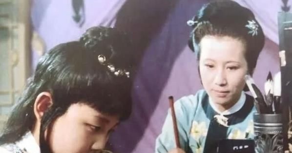 老梅&红楼梦中最精明的女子,王熙凤远不如她,贾府败落时成了诰命夫人