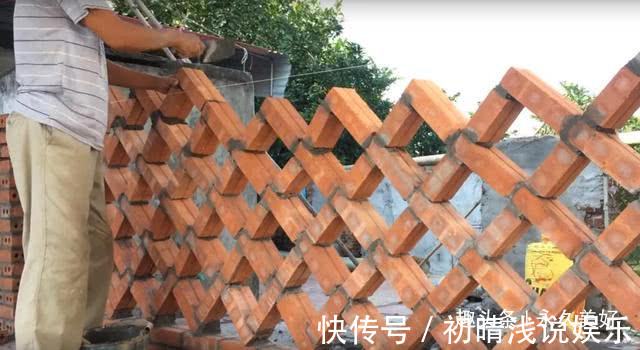 砖块|家里剩2车红砖，老爸就砌了个院墙，一格一格镂空通风全村第一家