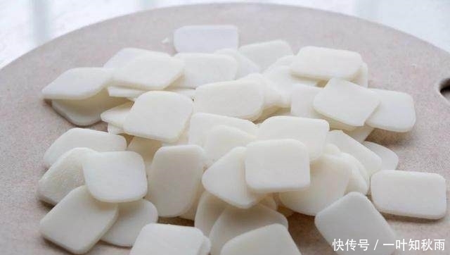 年糕这样炒超级美味快手,一顿两碗不够吃!吃了还想吃!