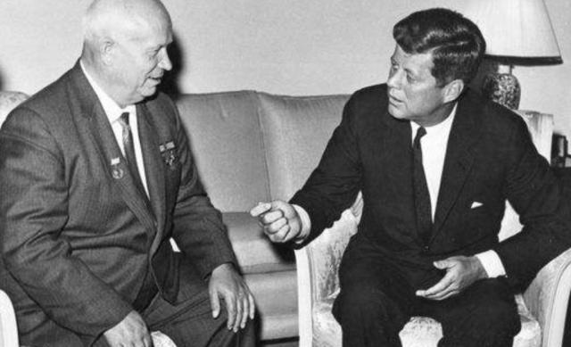 这项|他靠斯大林留下的制度当上总统，也因这项制度被害，才当了三个月