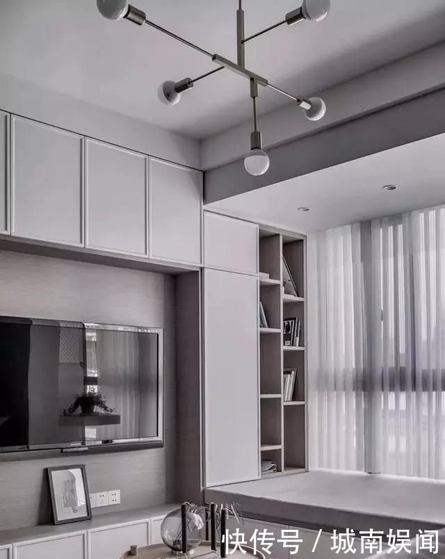 小户型|头一次看到卧室飘窗这样装,太美观实用了,相当于多了间房