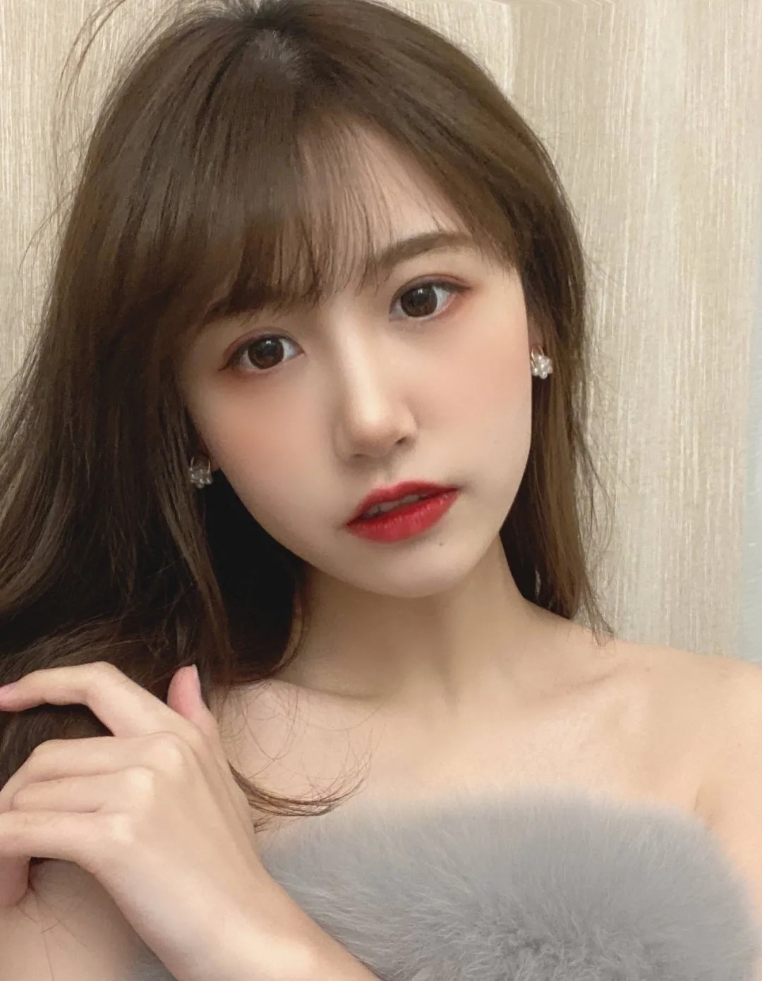 文艺|街拍时尚组图:浙工大学校花徐依莎,文艺与知性的美集于一身