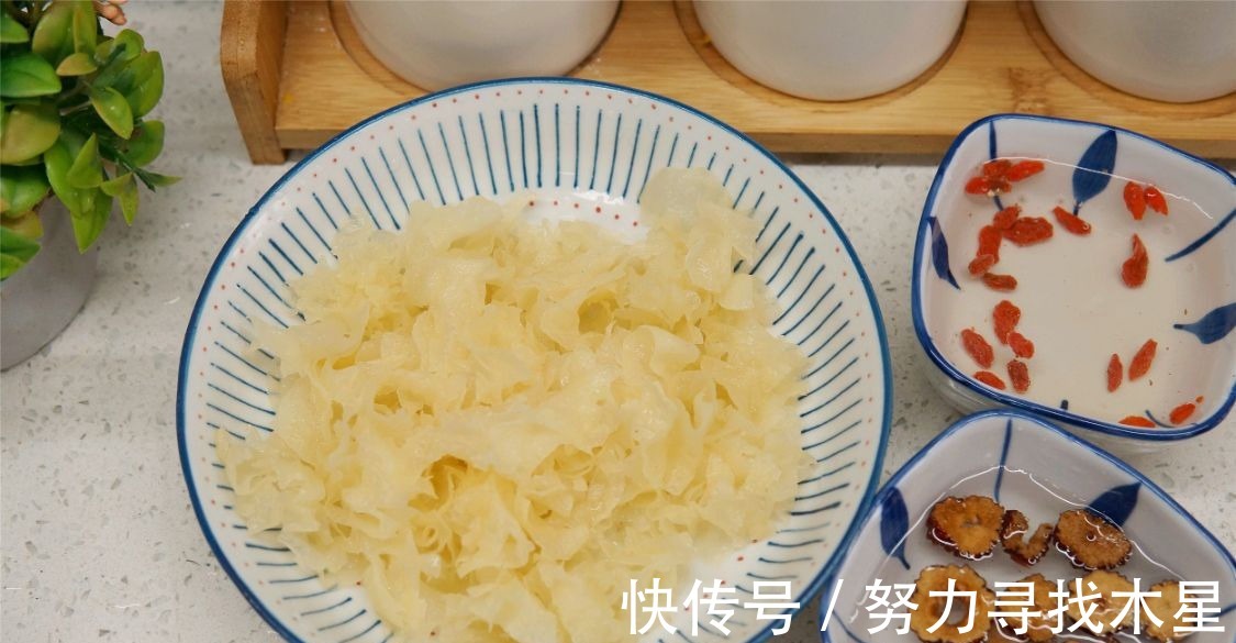 银耳怎么煮才容易出胶分享2个小窍门，省时省力，简单实用！