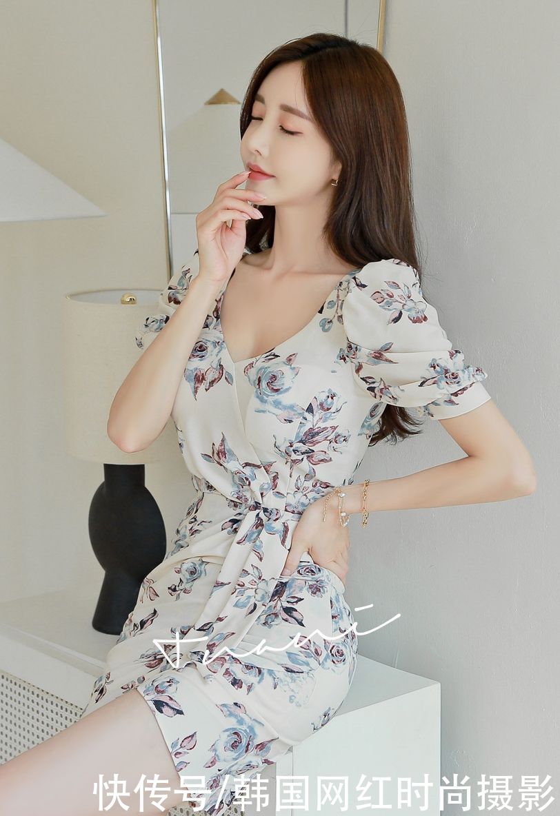 连衣裙|女神孙允珠高清时尚搭配(263):罗伊花连衣裙,真是美不胜收