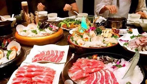 聪明人|聪明人吃自助餐,会拿这3种“隐形贵菜”,最后一种让人意外