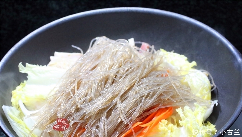 猪皮|午餐有这菜，连米饭都省了，食材丰富一锅烩，美味营养少洗碗