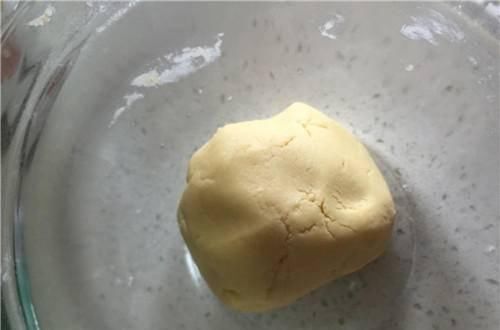 它外酥内软,一上桌就一抢而空,秒杀一切甜品,做法简单易学!