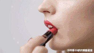 润唇膏|每天都涂口红的女人,几年后会有什么“变化”看完你就知道了