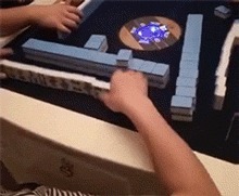 |搞笑GIF:趁还没娶回家,大哥赶紧退婚吧,为你好!