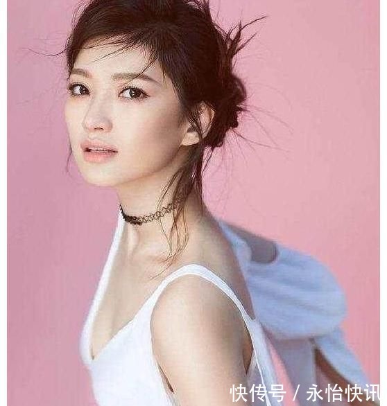 美女丁丁因《好声音》而红,与导师传出绯闻消失六年,现在消失了