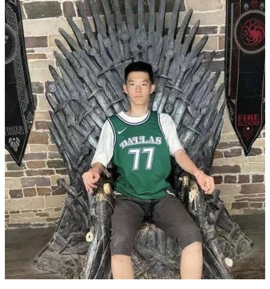 嗨唱转起来|快本收视率重回第一!谢娜产后复出心切推侄儿上热搜,反遭打脸!