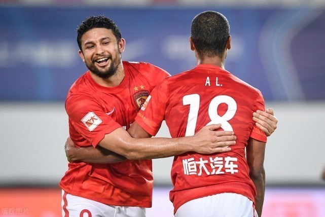 上港|帽子戲法，紀錄加4，11球高居射手榜首，這樣的艾克森不被上港待見