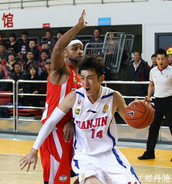 防守|CBA三大“垫脚恶汉”,第一位曾经用黑脚连废5人,丧失底线