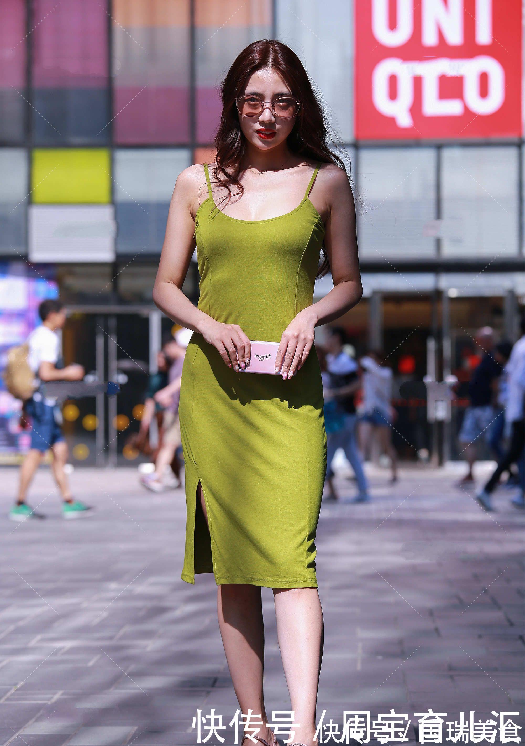 高跟鞋|绿色连衣裙,尽显青春活力,一衣多穿可休闲可正式