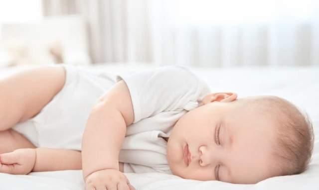 月龄|3月龄以下的宝宝养育口诀:少抱多躺不摇晃,勤洗勤擦三不要