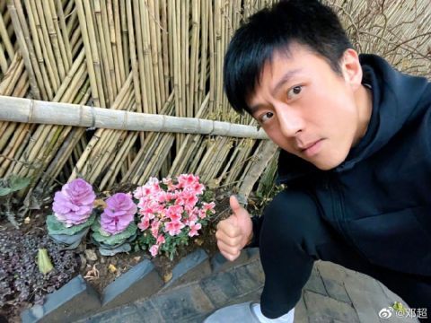 邓超说自己唱卡拉ok退步了，粉丝：你还有退步的空间吗？