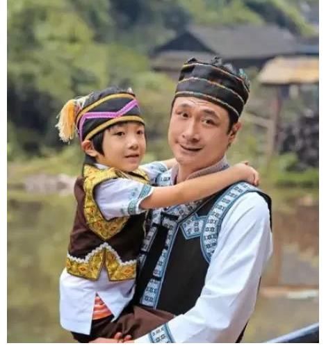 兒子錄節(jié)目留下永久性傷疤,吳鎮(zhèn)宇手撕芒果臺,討要說法終無果