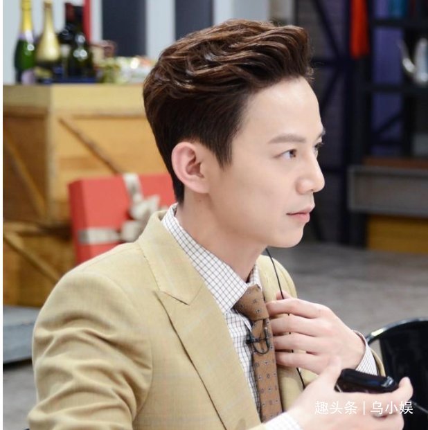 翻車|47歲何炅顏值翻車?頭部禿頂狀態(tài)差,不老男神真的老了嗎?