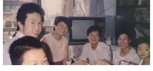 年轻人|躺平VS不会吧，白岩松惹怒全网的背后，是年轻人“希望”的茫然和无力“挣扎”的生活