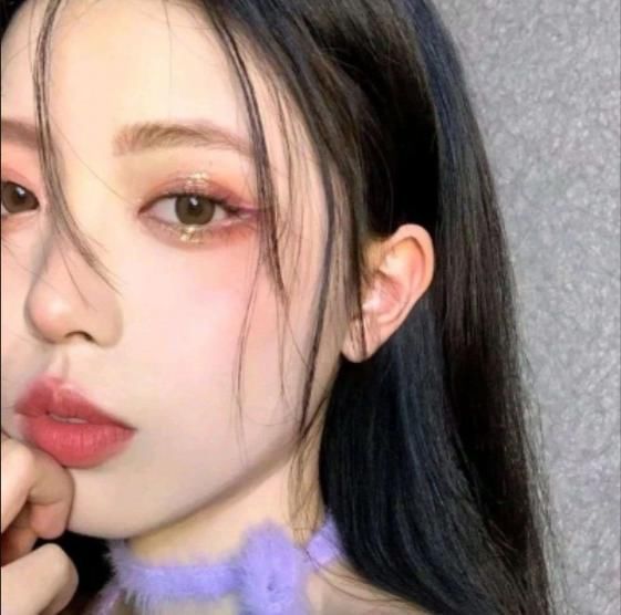 地方|脸上这“3地方”凸起的女生,是标准的“樱花脸”,全中铁定被暗恋