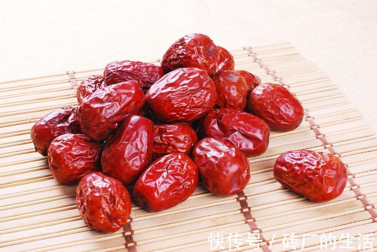 红枣姜茶|红枣和它一起泡水喝,湿气没了,大肚子平了,气色红润有光泽