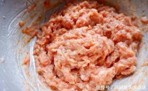 肉馅|调肉馅料子不是越多越好!学会3放2不放,肉质细嫩还多汁,特香