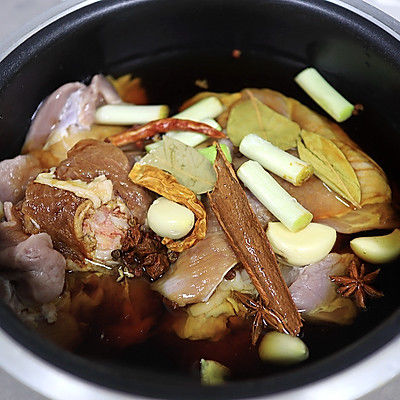 电饭煲炖肘子