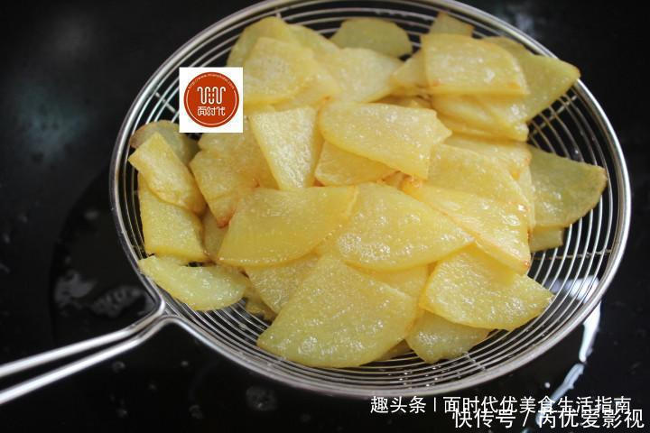  焦香|土豆这么做你肯定没吃过，焦香下饭，尝一口全家人都夸，太香了！