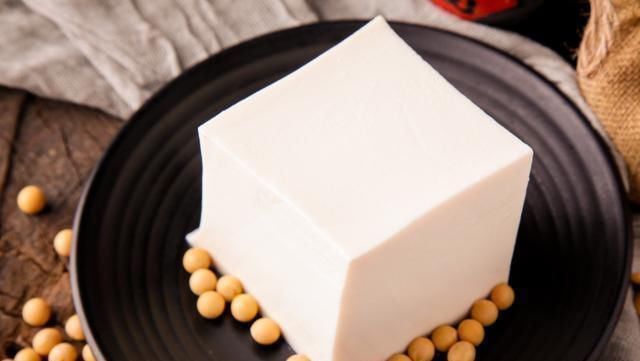 解自己|豆制品对尿酸的影响大吗高尿酸人群,痛风人群可不可以吃豆腐