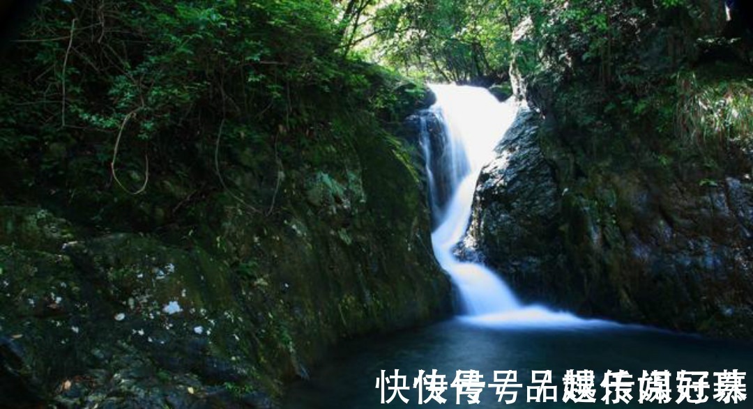 宋神宗@王安石一首抒情小诗,只是那么淡淡着笔,通篇美得犹如一幅山水画