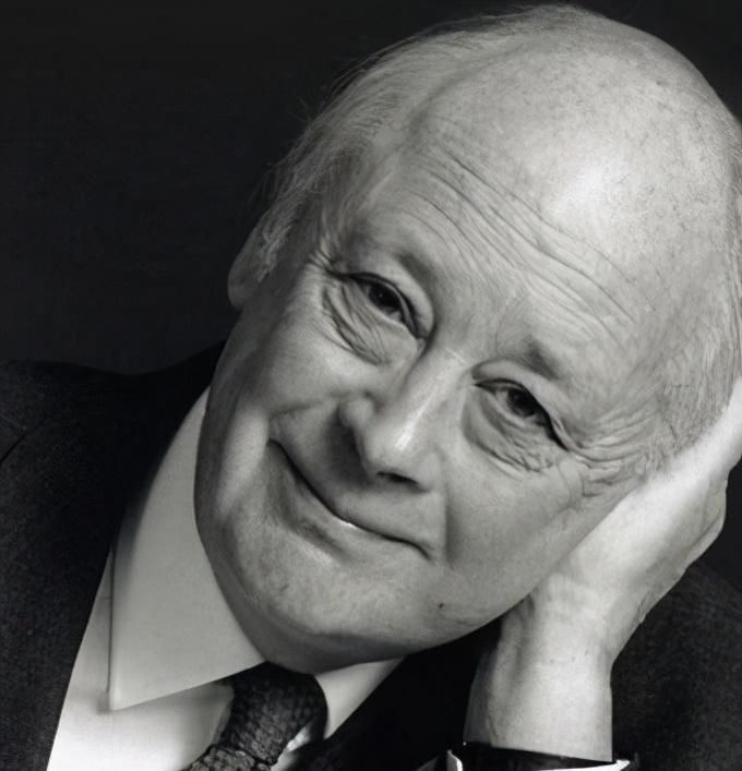 大秦帝国|秦朝十五年后轰然倒塌根因：贫富差距极端化之际，遭遇发展天花板